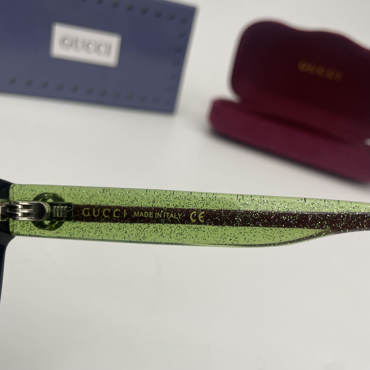 Gucci Glittered Oversized Rectangular Universal Fit Sunglasses Black Green Red (2) - newkick.vip